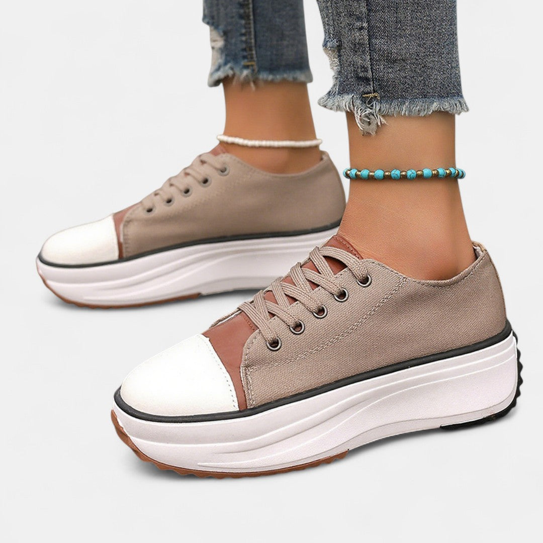 Dariax | Damen Sneaker mit Schnürung und dicker Sohle und Form