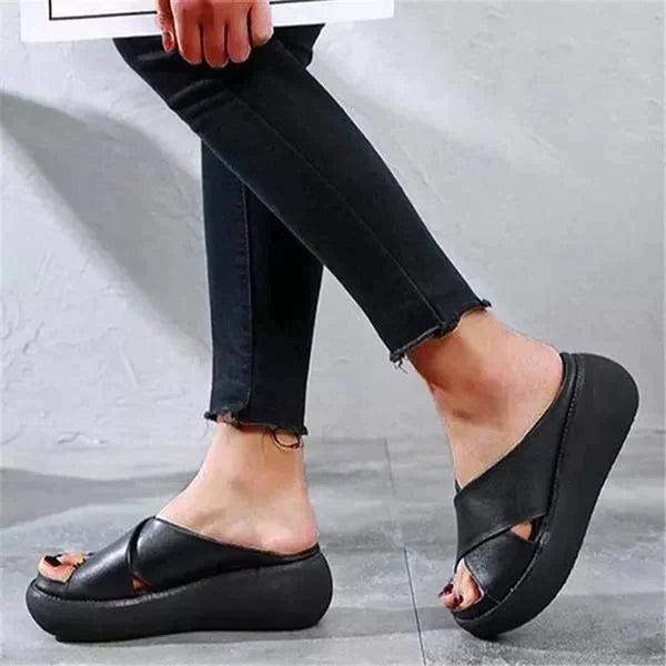 Chiara | Women's Sandals with Cross Straps and Comfort Sole