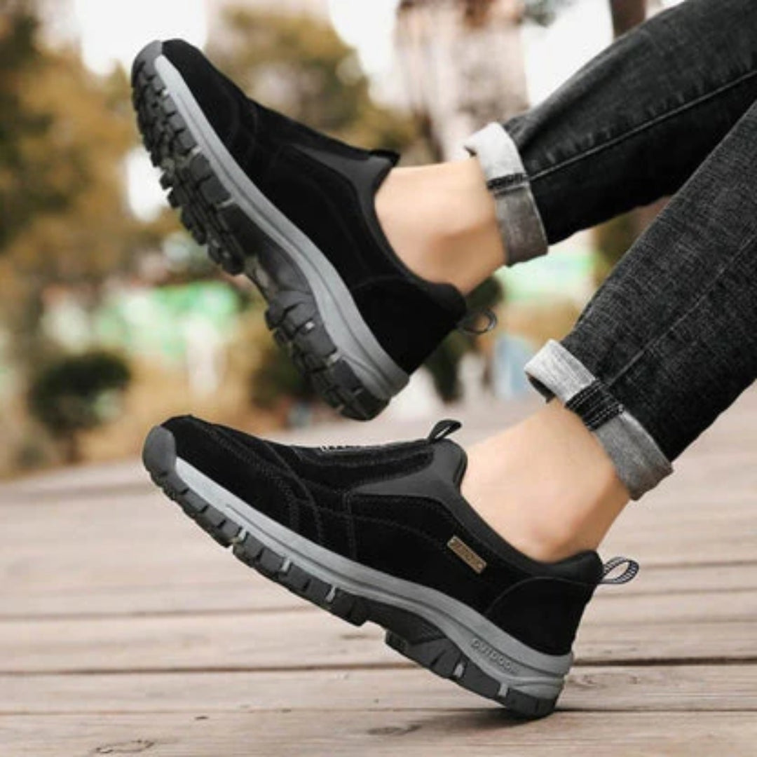 Felix | Men's slip-on outdoor walking shoes with sole
