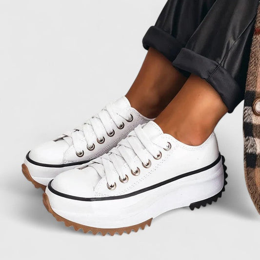 Dariax | Damen Sneaker mit Schnürung und dicker Sohle und Form