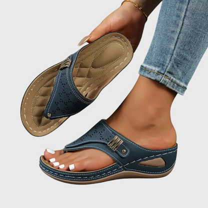 Jule | Women's sandals with slip-on design and flat sole