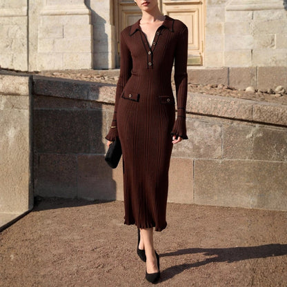 Brigitte | Abito midi da donna in maglia con bottoni e struttura