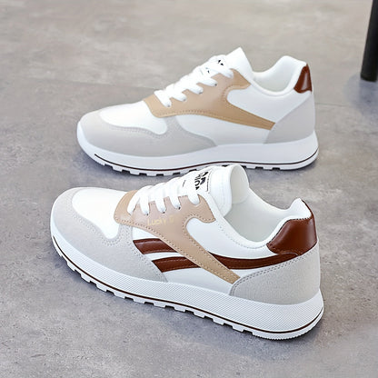 Cora | Damen Sneaker mit Schnürung und Panel Design und Sohle