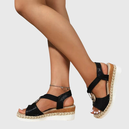 Gertrud | Women's orthopedic sandals with buckle straps