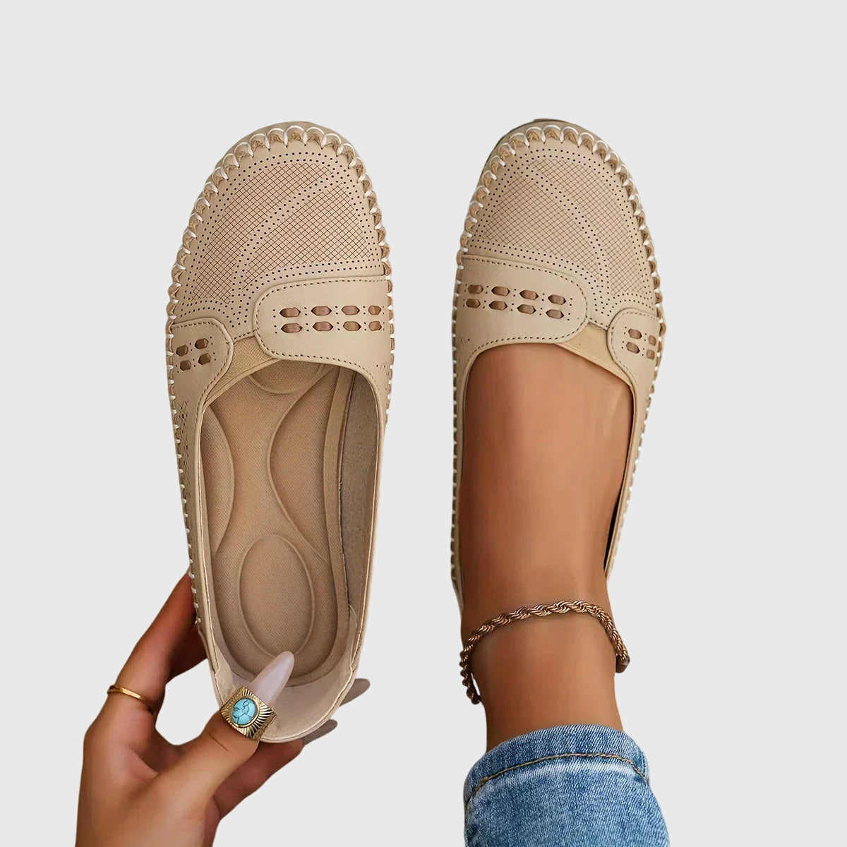 Paula | Damen perforierte Slip-On Loafer mit Naht vorn