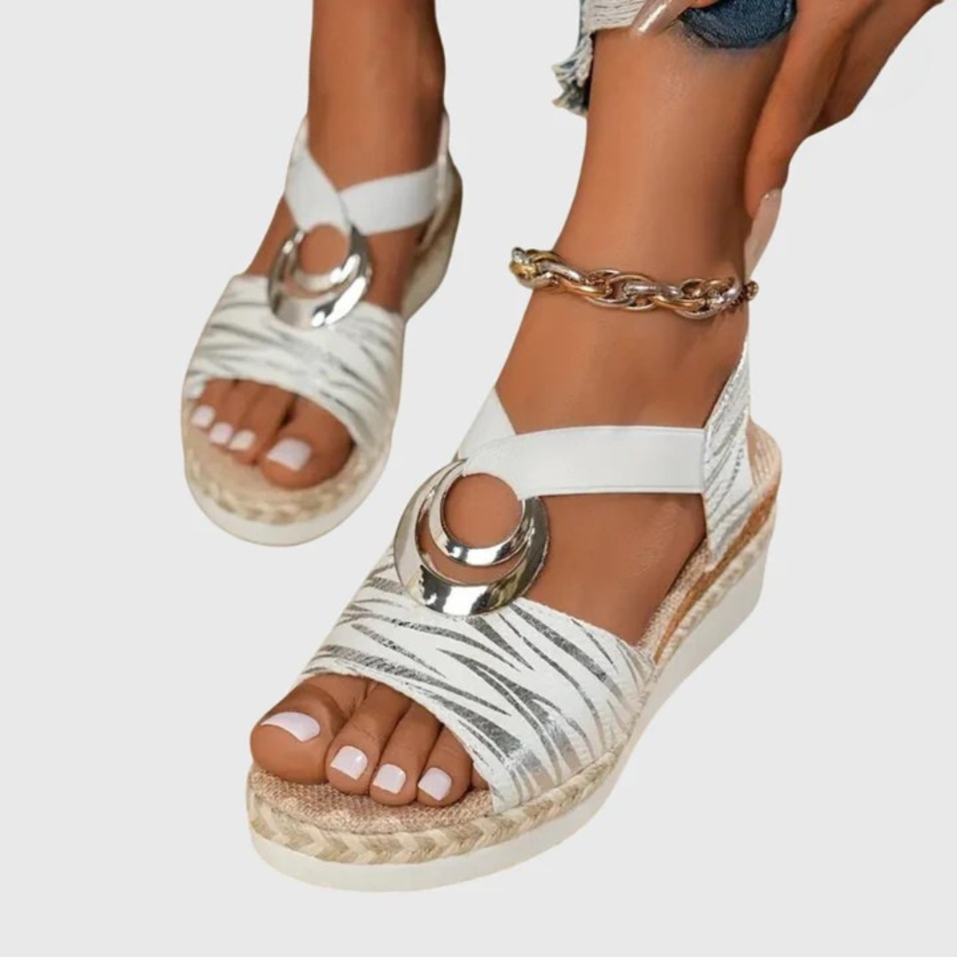 Gertrud | Women's orthopedic sandals with buckle straps