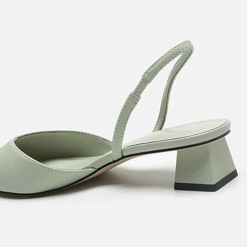 Elara | Slingback Sandalen mit Geschlossener Spitze und Niedrigem Blockabsatz