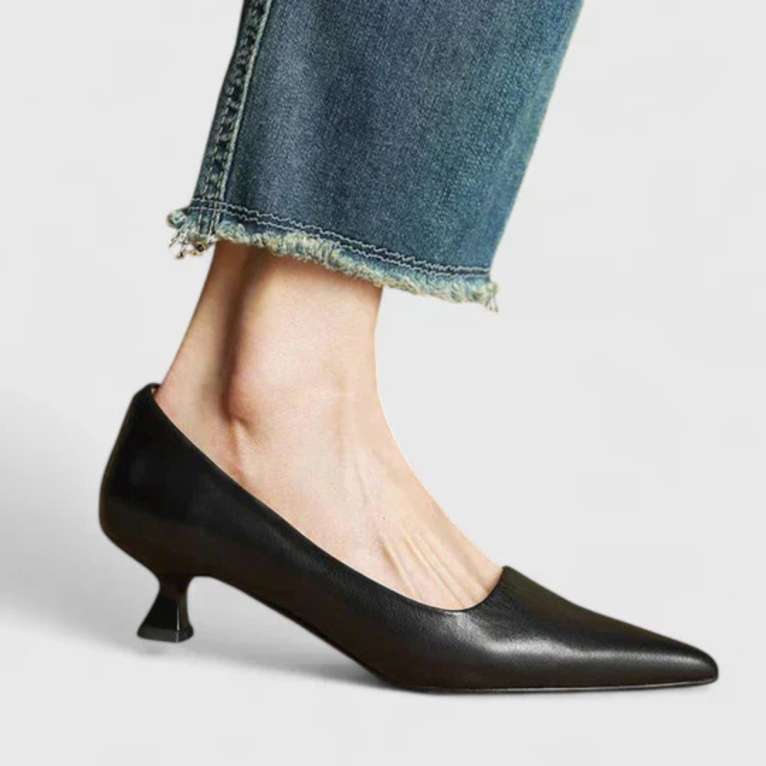 Laura | Damen Pumps mit spitz zulaufender Form und niedrigem Absatz