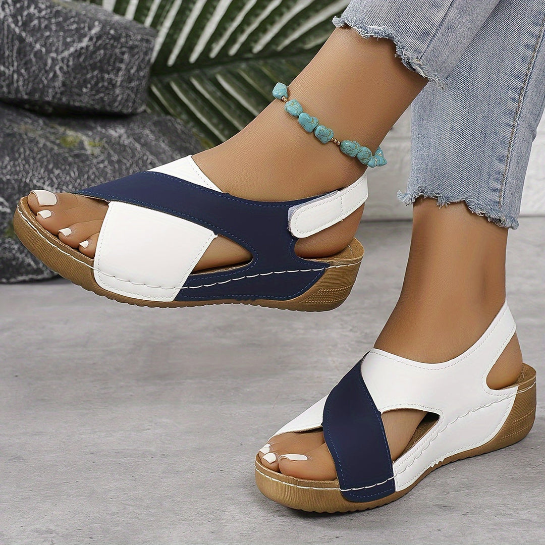 Claudia | Fashionable women's hiking sandals with padding | Sandals