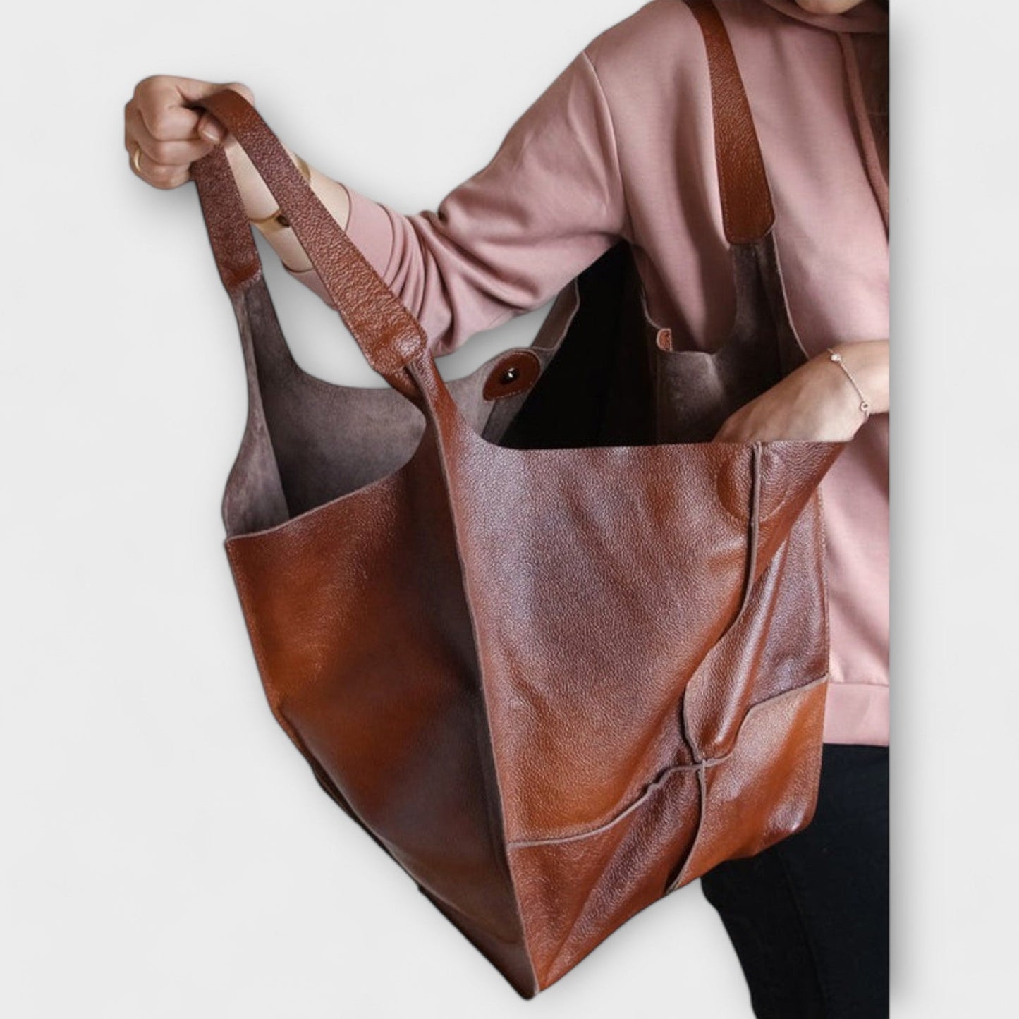 Emmi | Borsa a spalla da donna con formato grande e design morbido