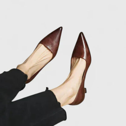 Laura | Damen Pumps mit spitz zulaufender Form und niedrigem Absatz