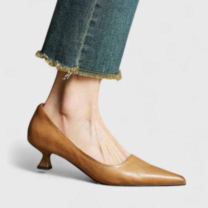 Laura | Damen Pumps mit spitz zulaufender Form und niedrigem Absatz