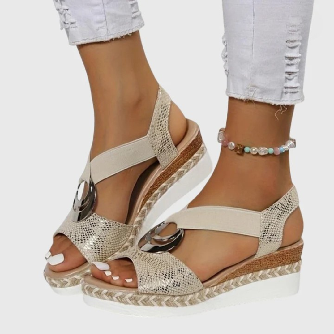 Gertrud | Women's orthopedic sandals with buckle straps