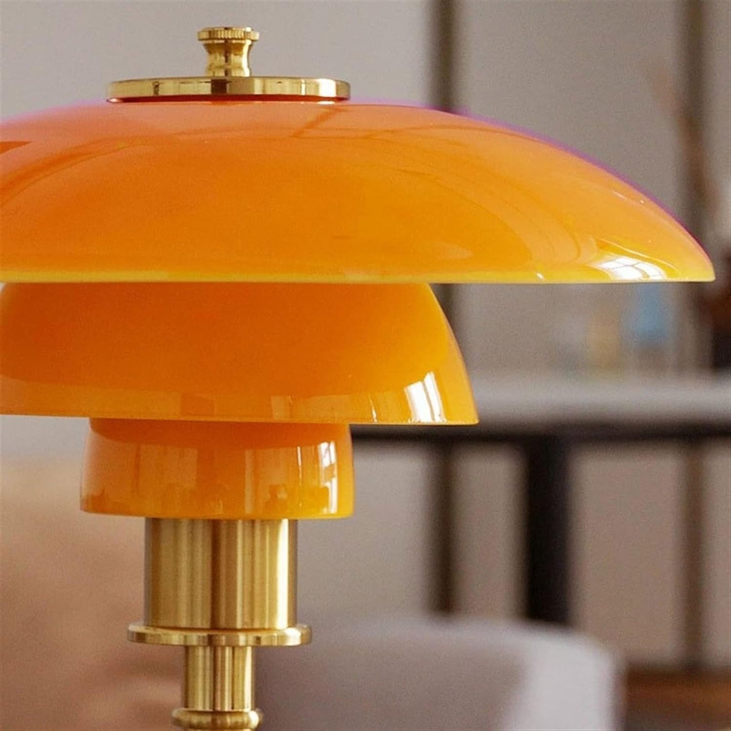 Falken | Lampada da tavolo LED nordica con paralume a più strati