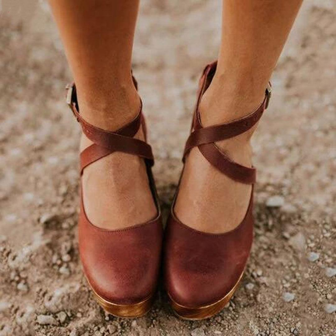 Clara | Décolleté eleganti da donna con zeppa e cinturino anteriore