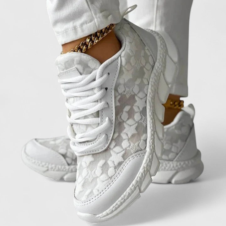 Klara | Damen Sneaker mit Schnürung und Muster und Sohle