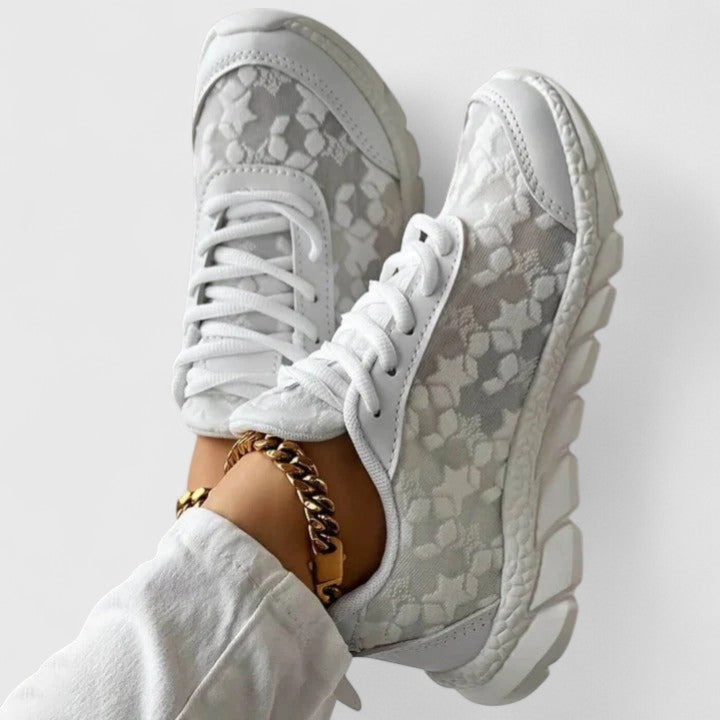 Klara | Damen Sneaker mit Schnürung und Muster und Sohle