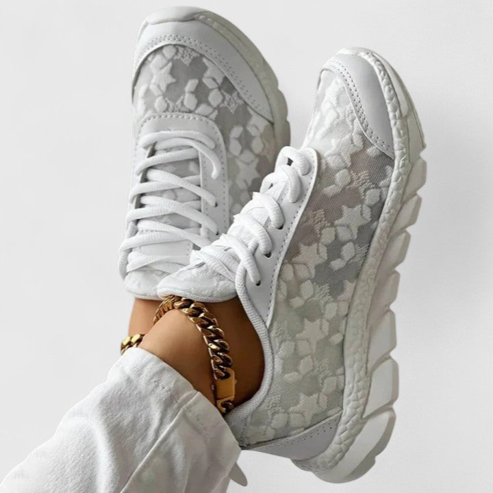 Klara | Damen Sneaker mit Schnürung und Muster und Sohle
