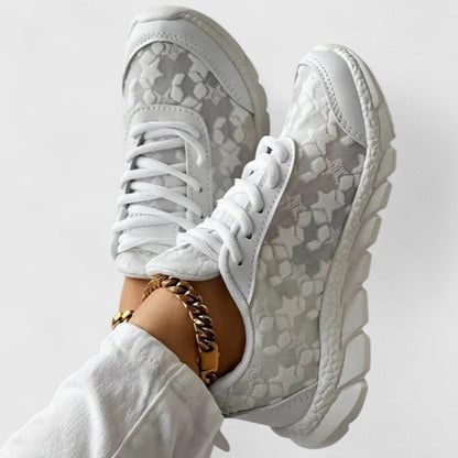 Klara | Damen Sneaker mit Schnürung und Muster und Sohle