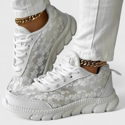 Klara | Damen Sneaker mit Schnürung und Muster und Sohle