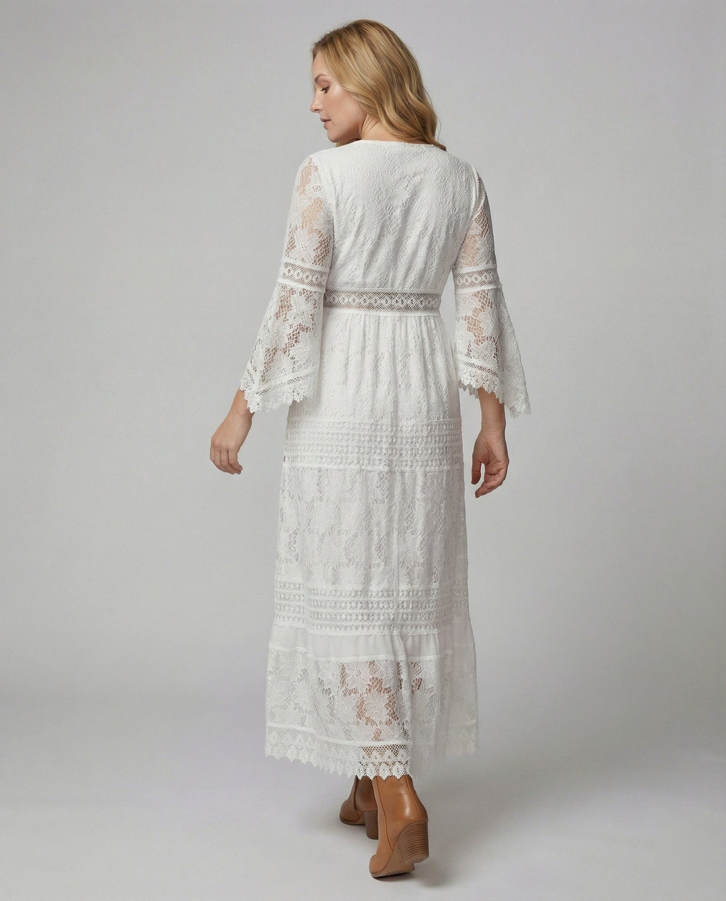 Maria | Maxikleid mit Spitze und ausgestellten Ärmeln