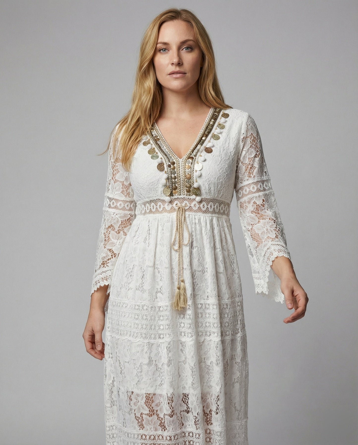 Maria | Maxikleid mit Spitze und ausgestellten Ärmeln