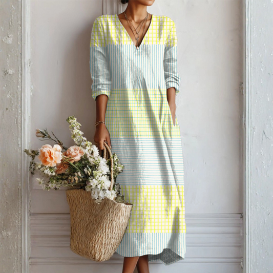 Luvira | Dress with V-neck and checkered pattern