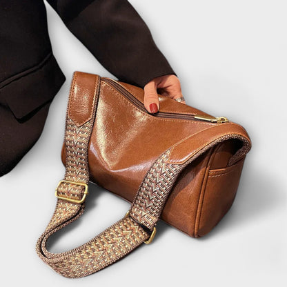 Lina | Women's shoulder bag with wide strap and zipper