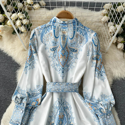 Mia | Damen A-Linienkleid mit Paisleymuster und breitem Gürtel