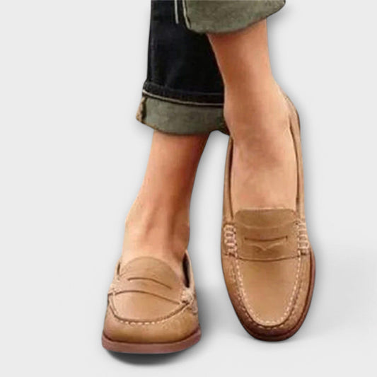 Lina | Damen Slip-On Loafer mit Spange und Naht vorn