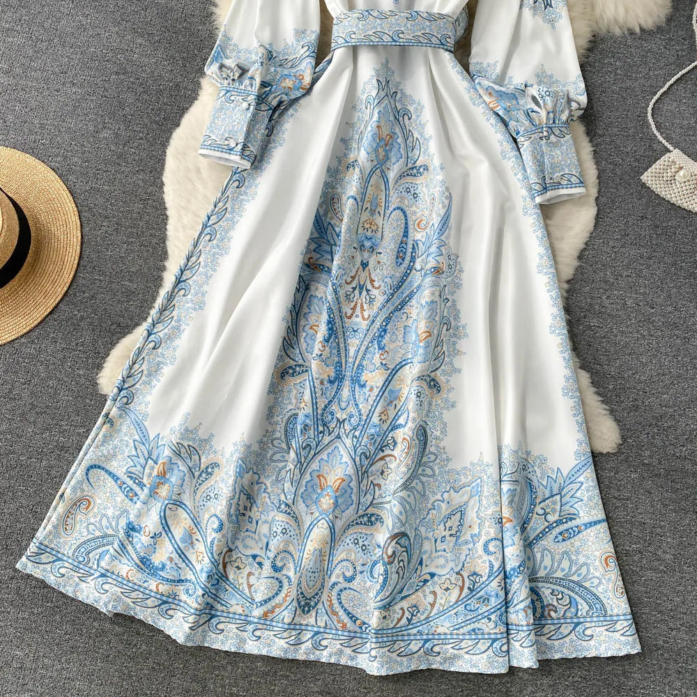 Mia | Damen A-Linienkleid mit Paisleymuster und breitem Gürtel