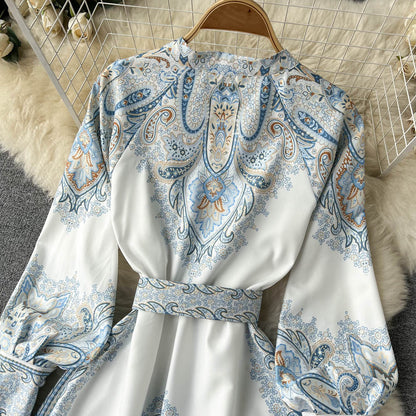 Mia | Damen A-Linienkleid mit Paisleymuster und breitem Gürtel