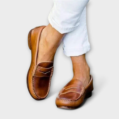 Lina | Damen Slip-On Loafer mit Spange und Naht vorn