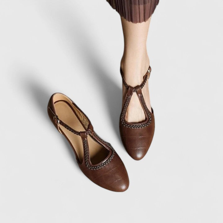 Theresa | Elegant sandals with flat sole and straps