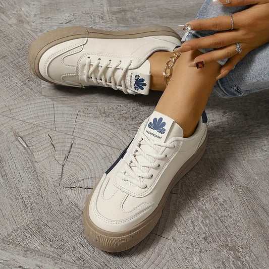 Ingrid | Orthopädische Sneaker mit Schnürung und Kontraststreifen