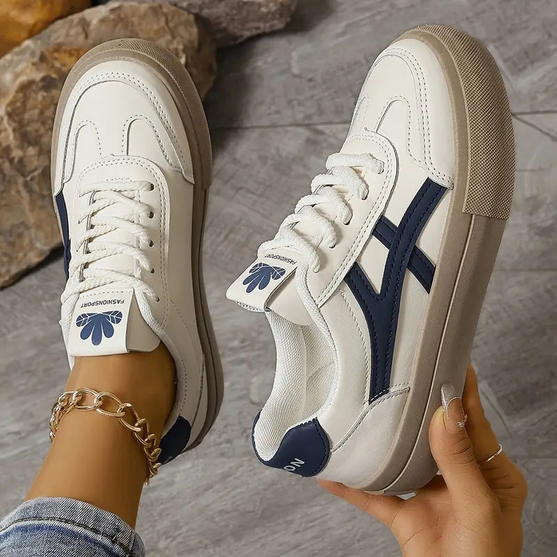 Ingrid | Orthopädische Sneaker mit Schnürung und Kontraststreifen