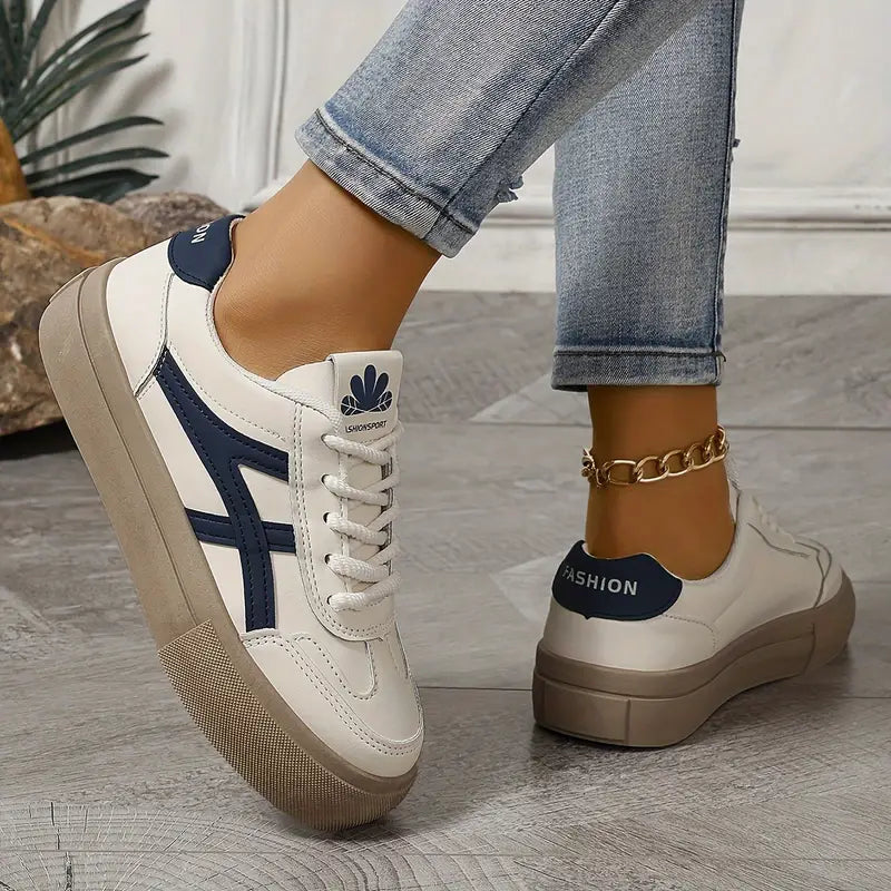 Ingrid | Orthopädische Sneaker mit Schnürung und Kontraststreifen