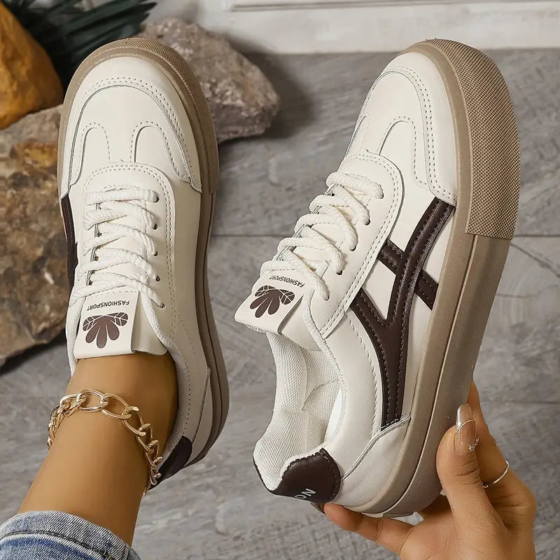 Ingrid | Orthopädische Sneaker mit Schnürung und Kontraststreifen