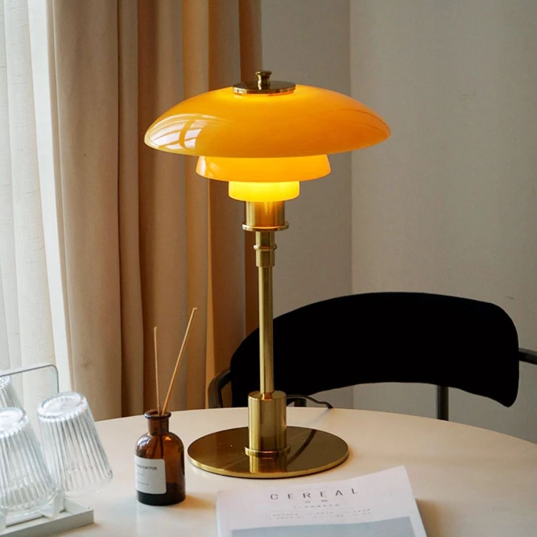Falken | Lampada da tavolo LED nordica con paralume a più strati
