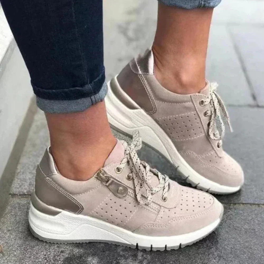Daria | Damen Sneaker mit Schnürung und Perforation und Sohle