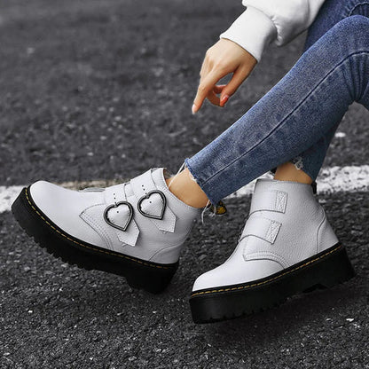 Maria | Damen Stiefeletten mit Herzschnalle und chunky Sohle
