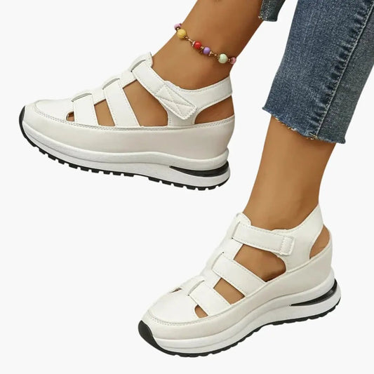 Beate | Damen Orthopädische Sandalen mit verstellbaren Riemen und Struktursohle