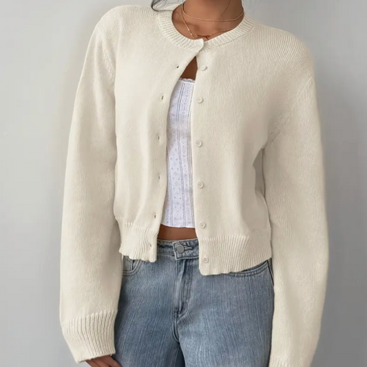 Elina | Kurze Strickjacke mit Knopfleiste und Rundhalsausschnitt