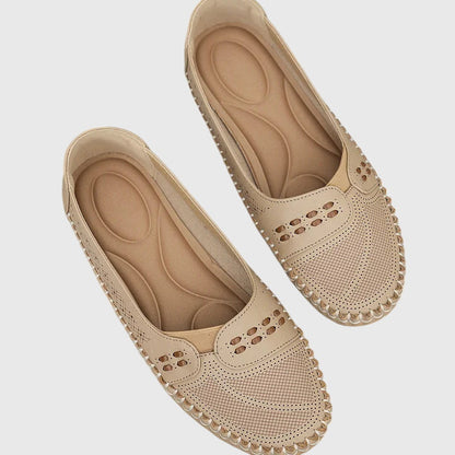 Paula | Damen perforierte Slip-On Loafer mit Naht vorn