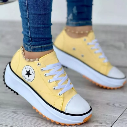 Stefanie | Orthopädische Sneaker mit Schnürung und dicker Sohle