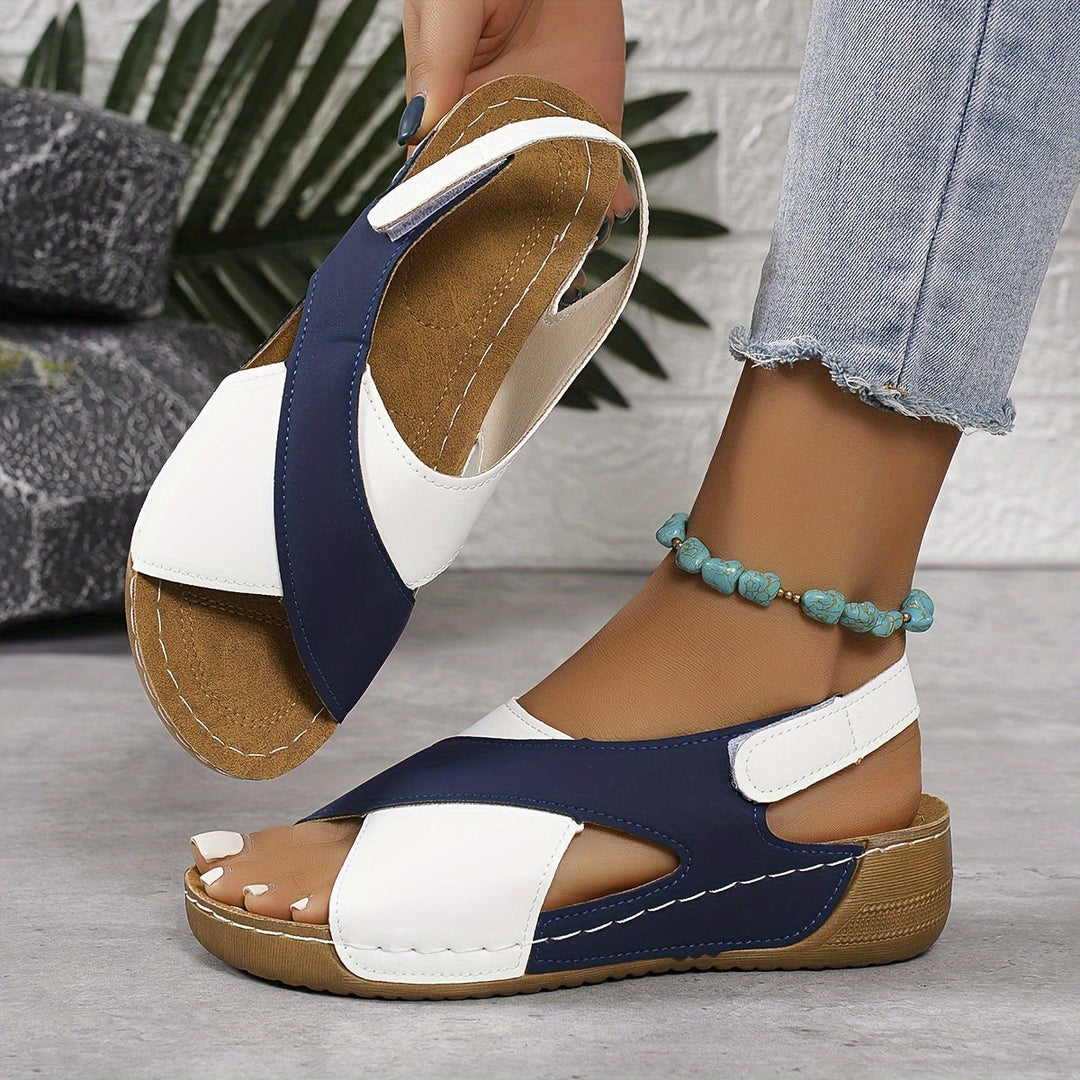 Claudia | Fashionable women's hiking sandals with padding | Sandals