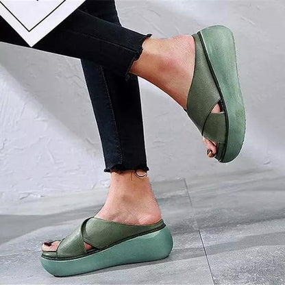 Chiara | Women's Sandals with Cross Straps and Comfort Sole