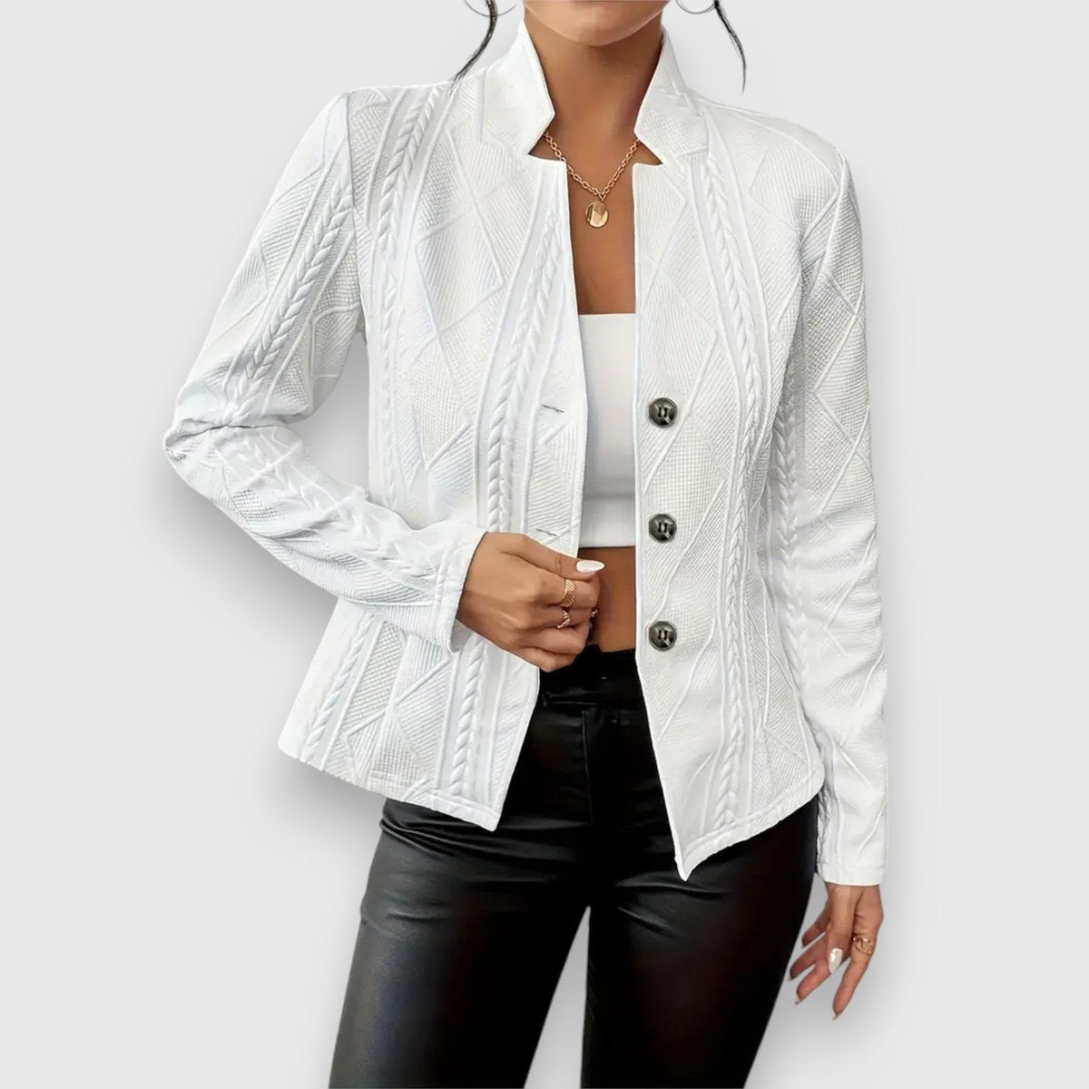 Margaux | Damen Strickjacke mit Stehkragen und Kabelstrickmuster