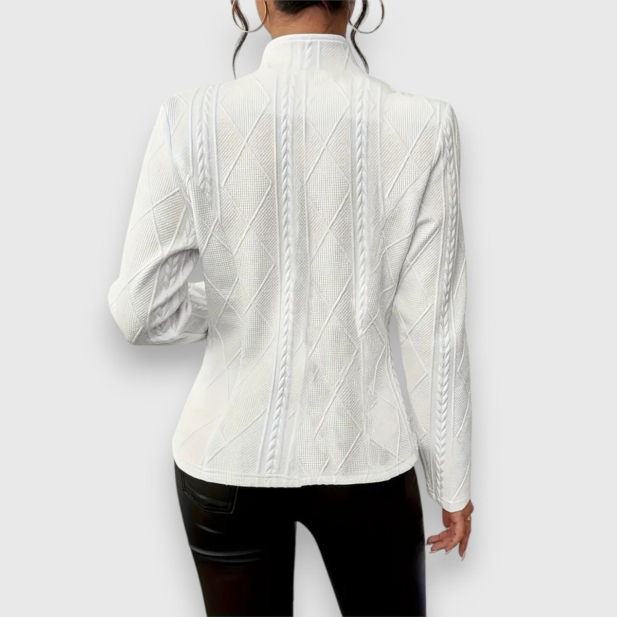 Margaux | Damen Strickjacke mit Stehkragen und Kabelstrickmuster