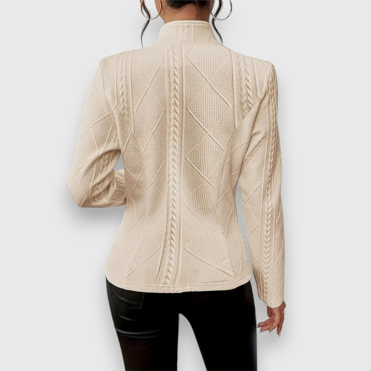 Margaux | Damen Strickjacke mit Stehkragen und Kabelstrickmuster